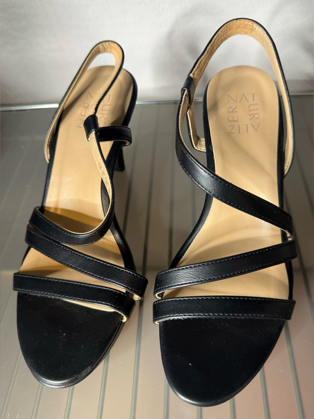 Naturalizer Brenta Black Strappy Slingback Mid-Heels size 7.5 women - Picture 3 of 9
